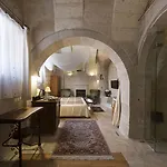 Anatolian Cave & ギョレメ