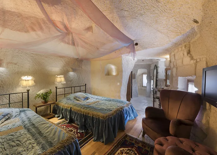 Anatolian Cave & غوريمِيه