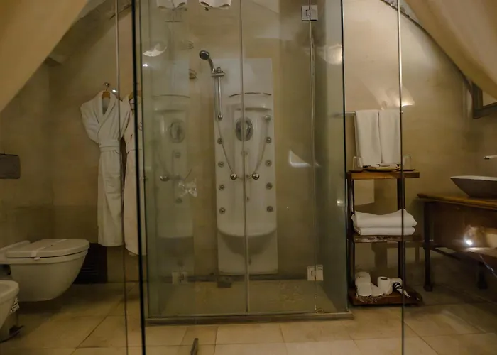 Anatolian Cave & غوريمِيه